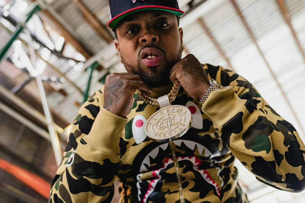 Westside Gunn en veste camouflage