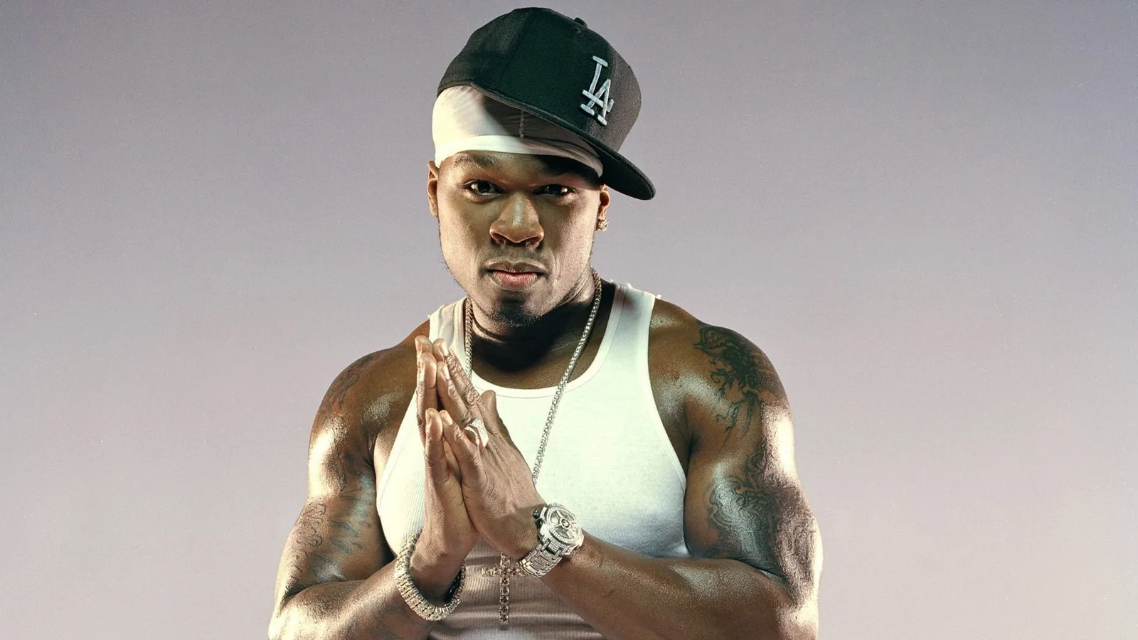 50 Cent en débardeur blanc