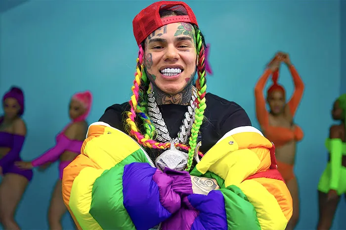 Tekashi 6ix9ine dans le clip « Gooba »