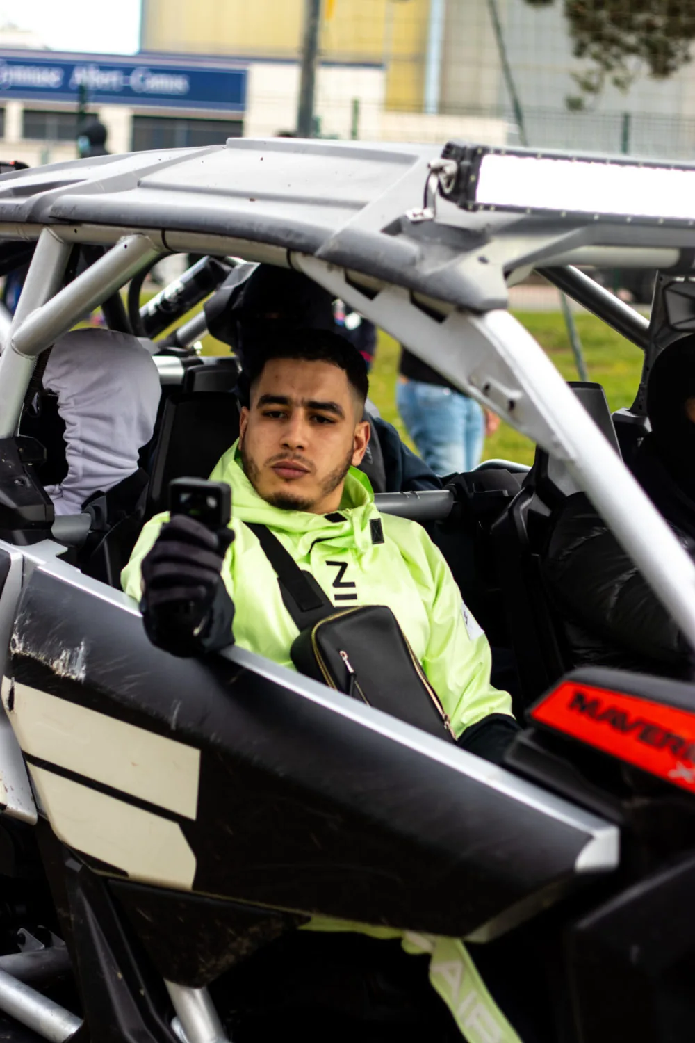Niaks au volant d’un buggy