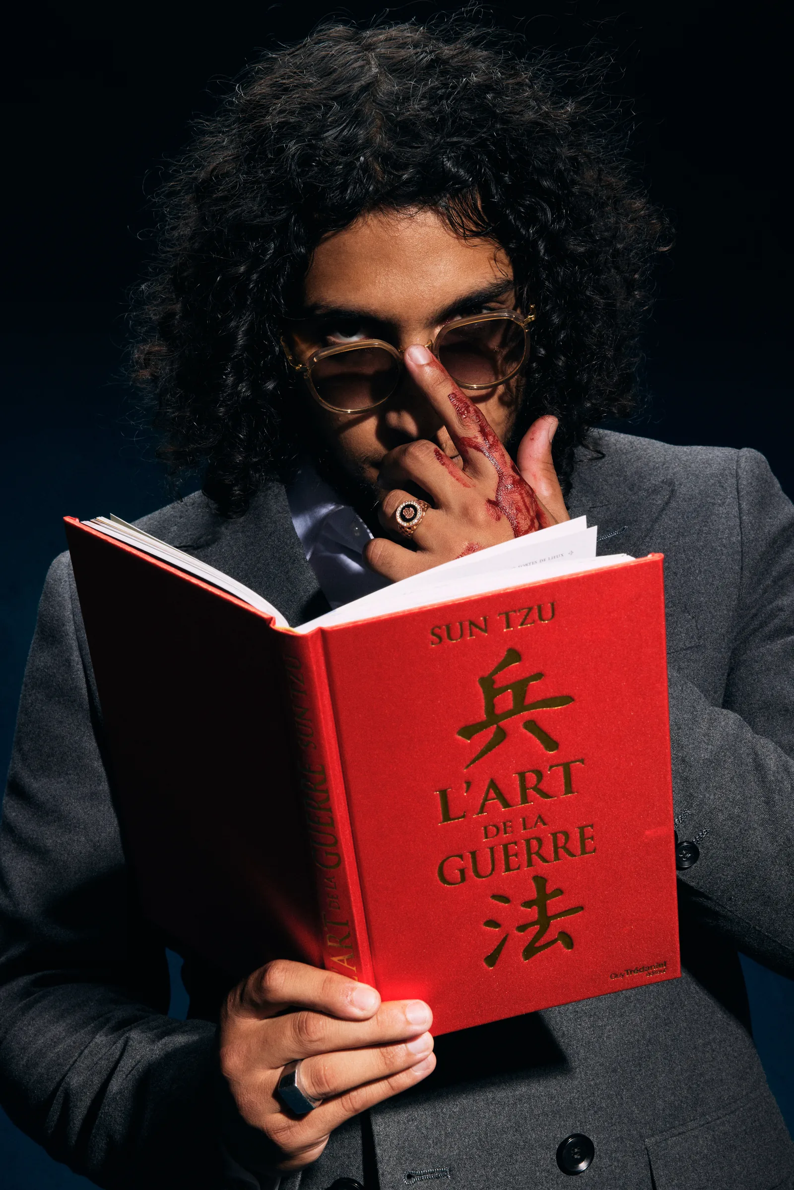 ISK lisant « L’Art de la guerre »