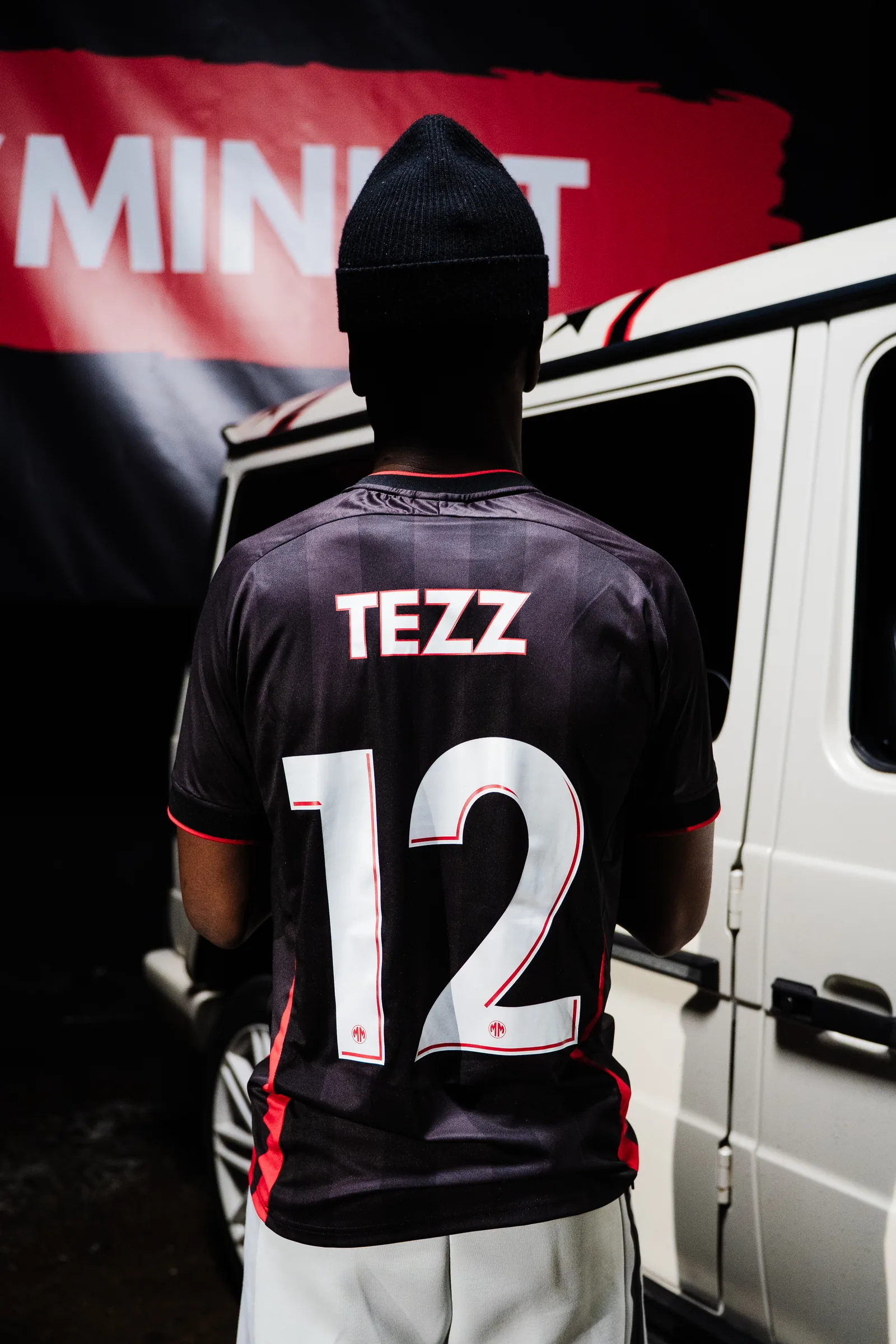 Tezz de dos, maillot n°12 floqué à son nom
