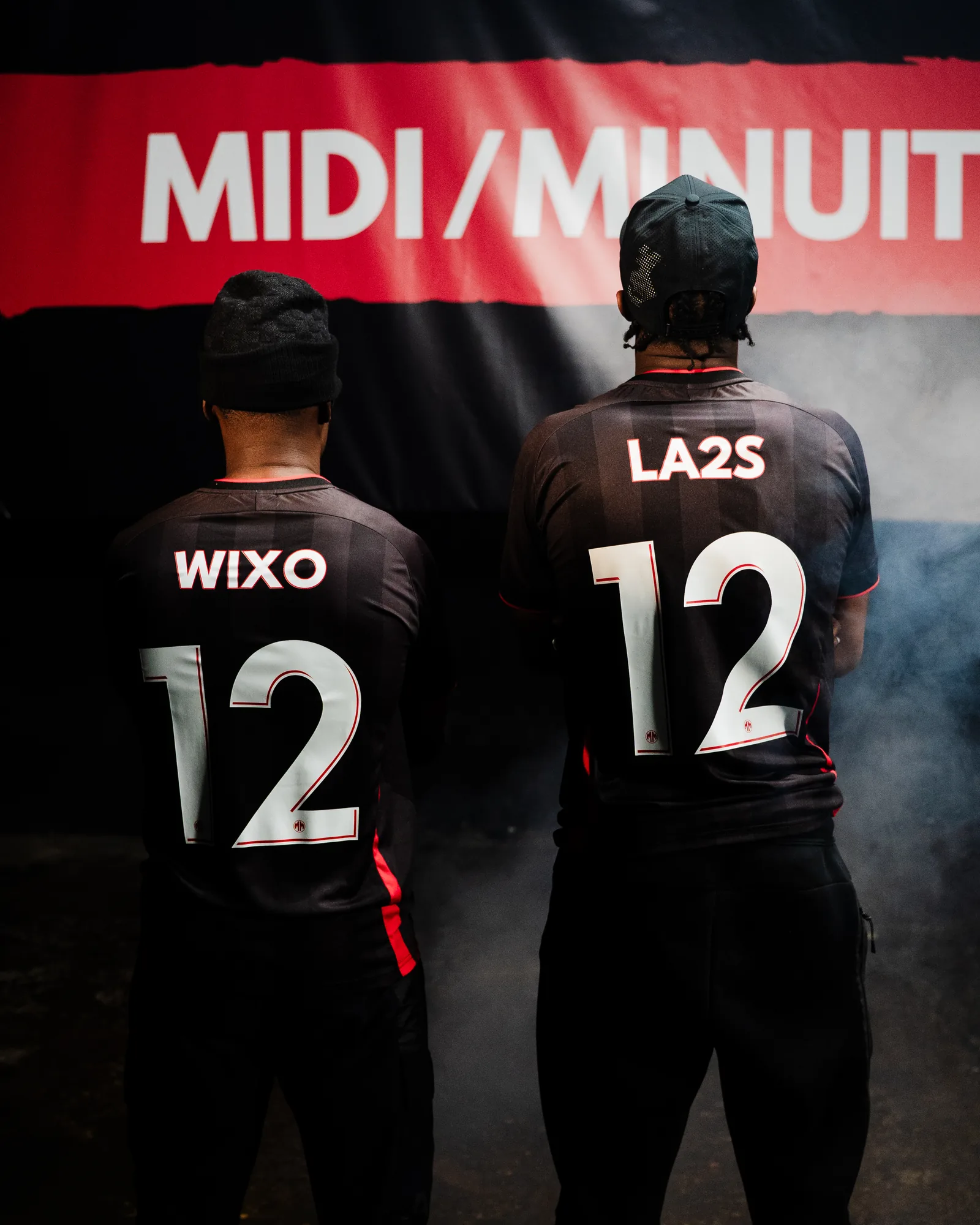 WIXO et LA2S de dos, maillots n°12
